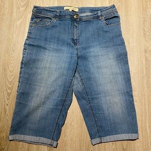 Contrast Women’s Denim Mid Wash Soft Shorts Folded Embroidery Size 15 36x15